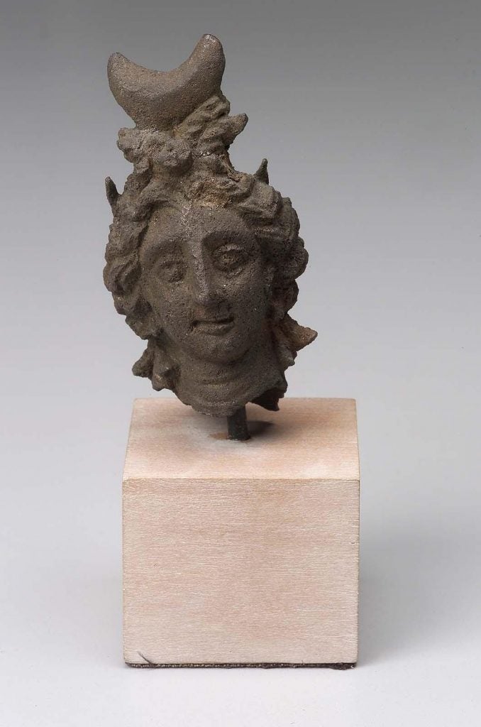 Head from a statuette of a deity 
