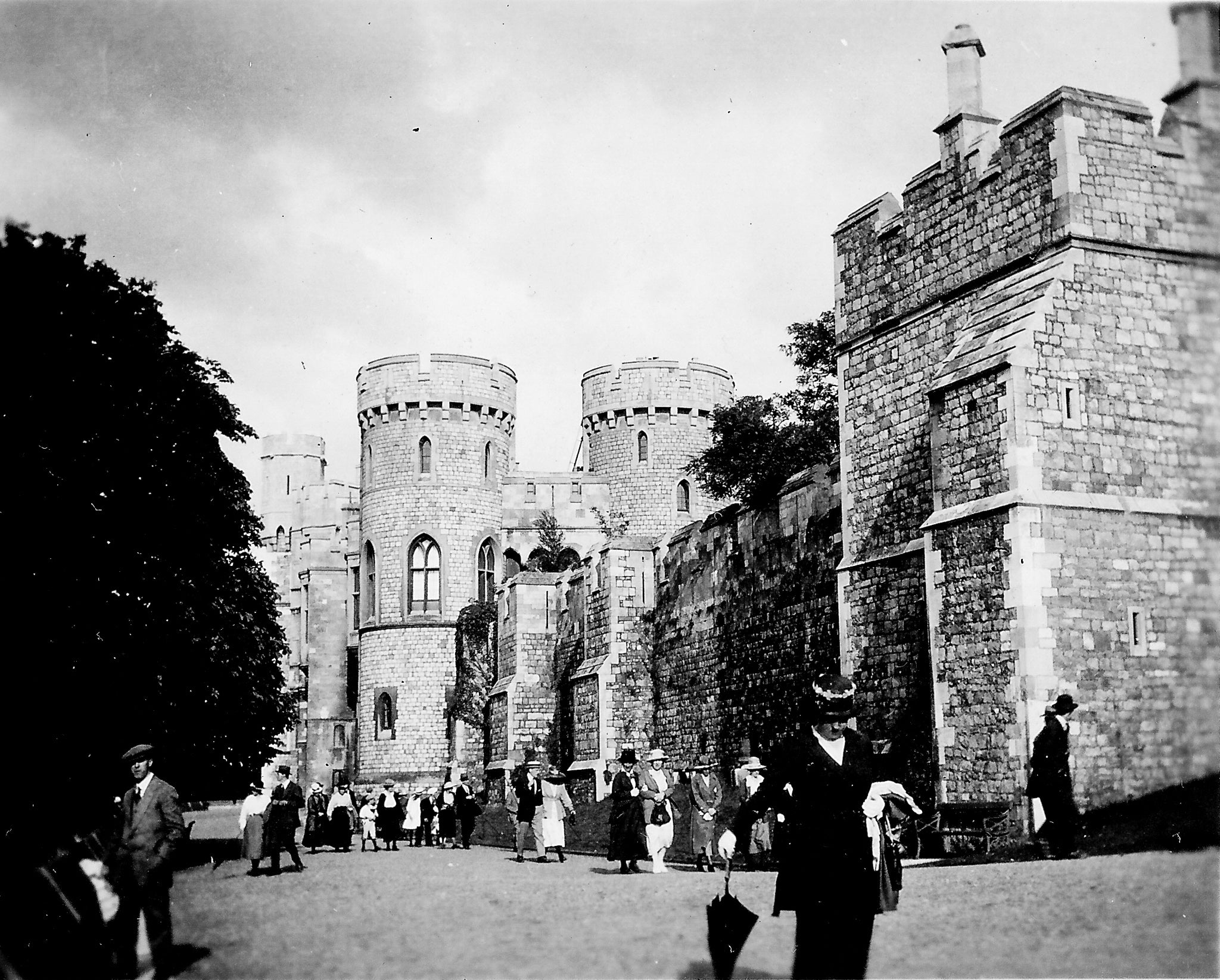 black and white photo of Windsor Castle