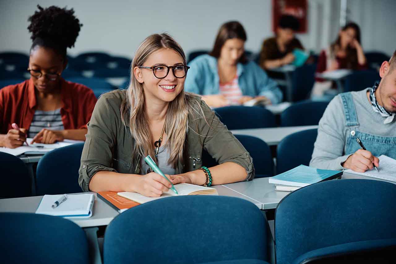 Turn Passive Listeners into Focused Learners with Guided Lecture Notes