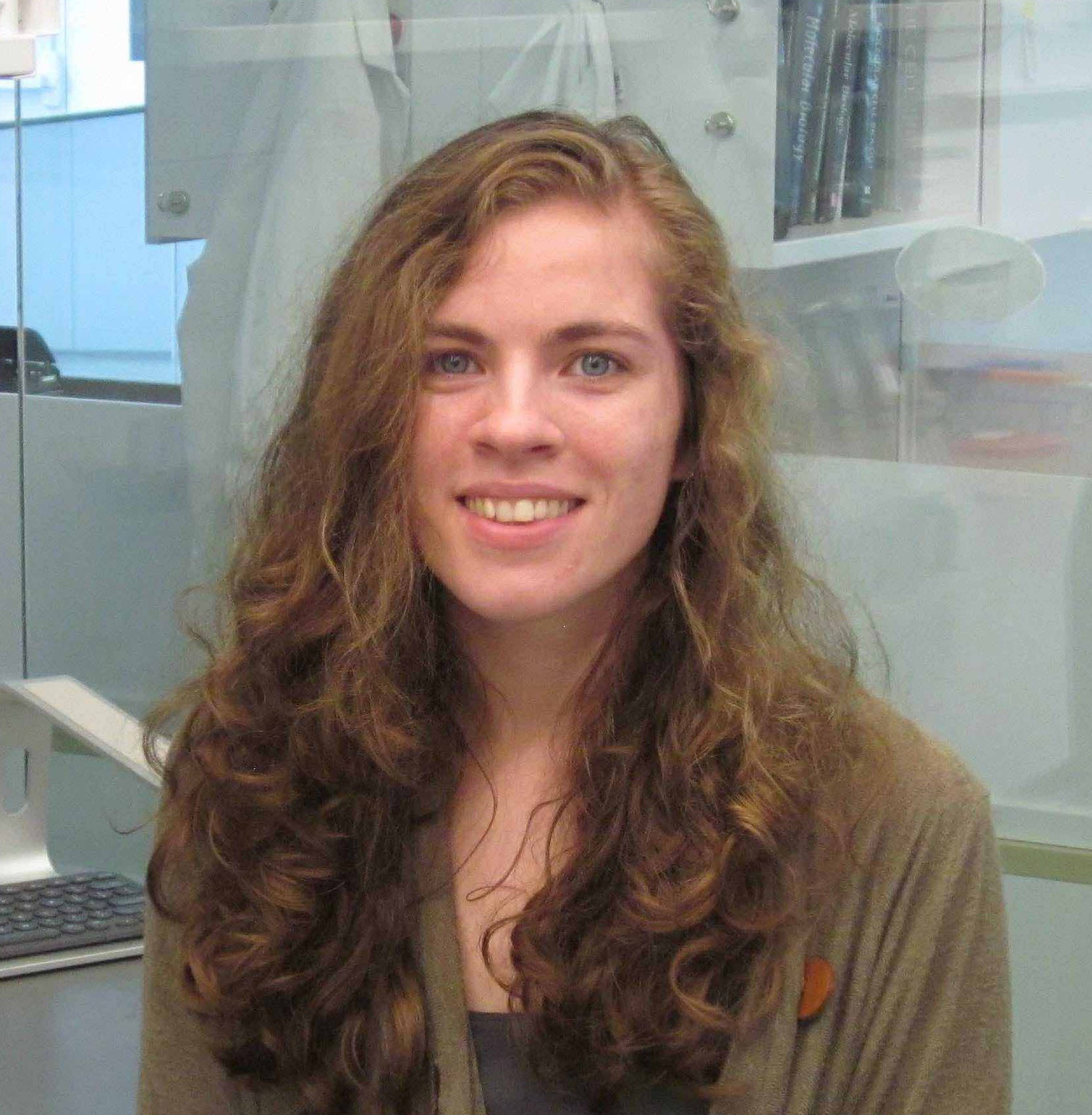 Caroline Lowder (2019-current) : Graduate Student